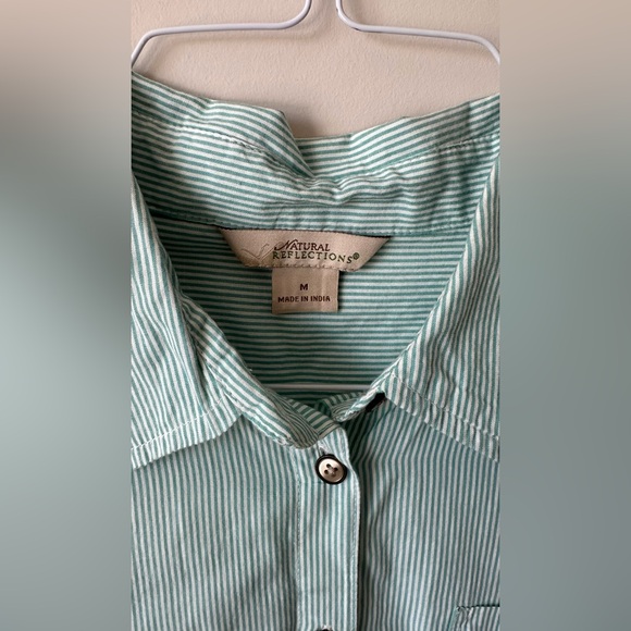 Spring Button Down with Floral Stiching - Picture 4 of 4